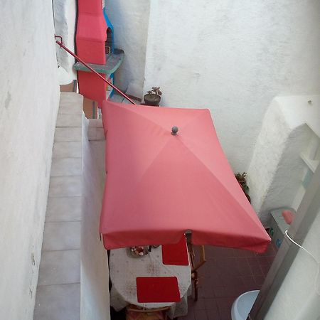 Al Mare, Al Sole, Si', Ma Nella Casa Del Minatore 부게루 외부 사진