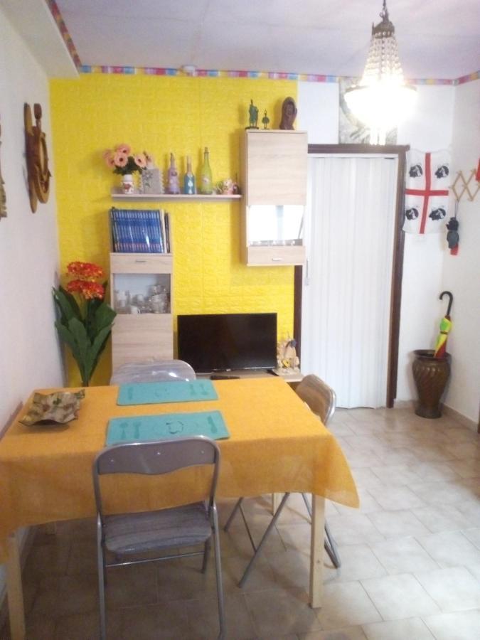 Al Mare, Al Sole, Si', Ma Nella Casa Del Minatore 부게루 외부 사진