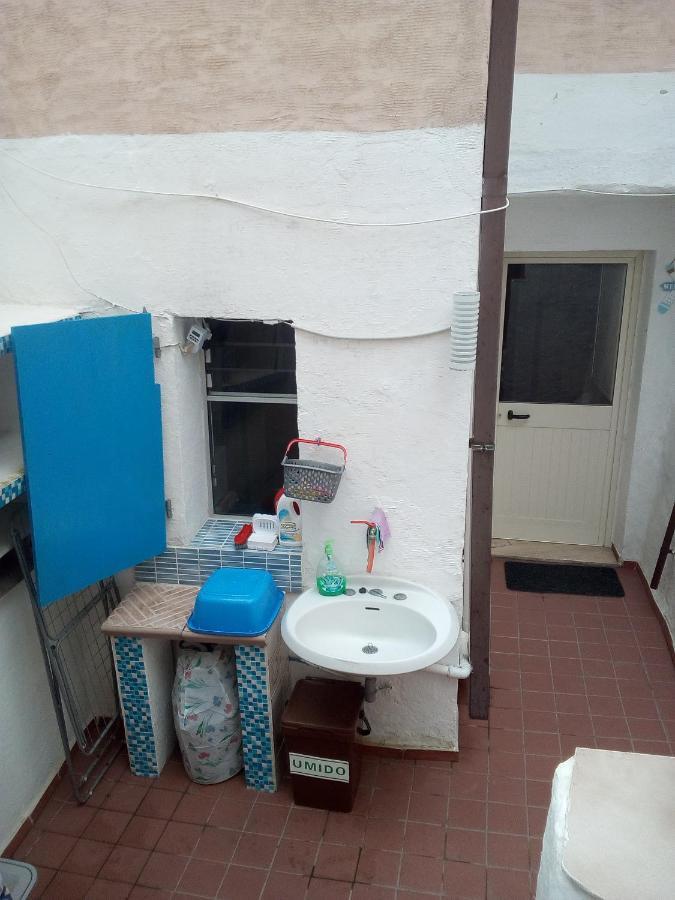 Al Mare, Al Sole, Si', Ma Nella Casa Del Minatore 부게루 외부 사진