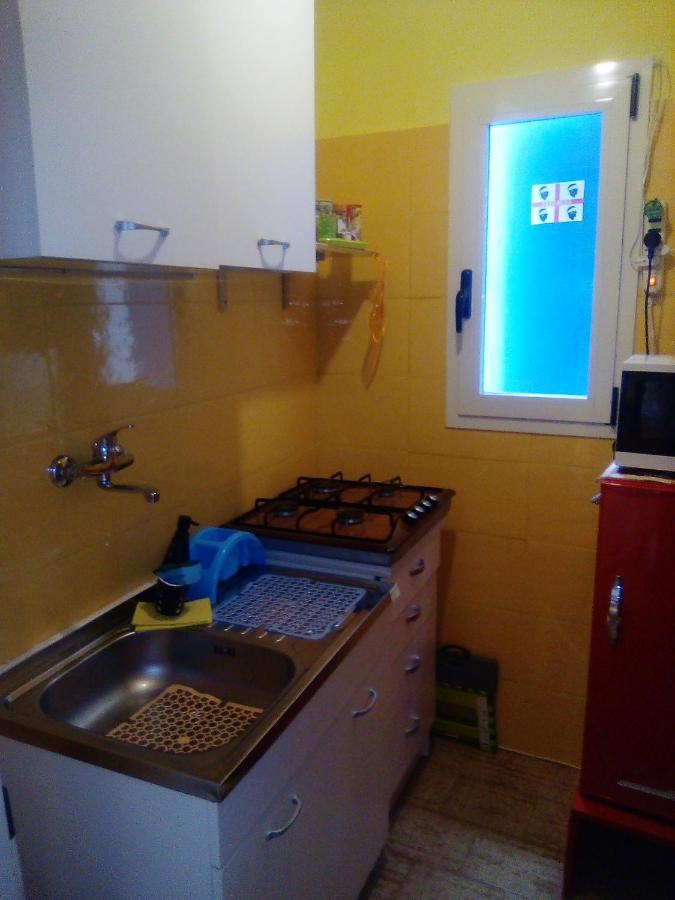 Al Mare, Al Sole, Si', Ma Nella Casa Del Minatore 부게루 외부 사진
