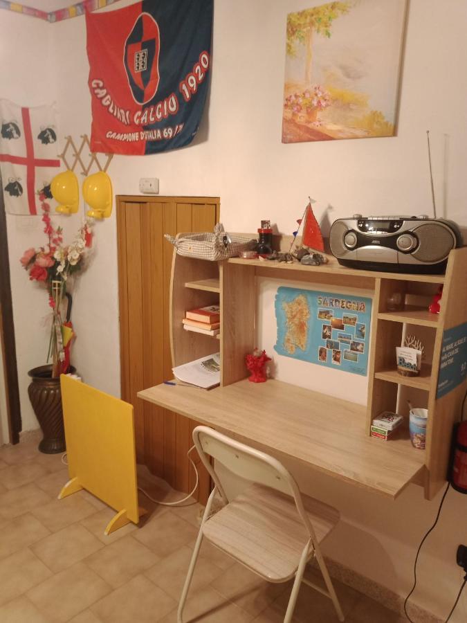 Al Mare, Al Sole, Si', Ma Nella Casa Del Minatore 부게루 외부 사진