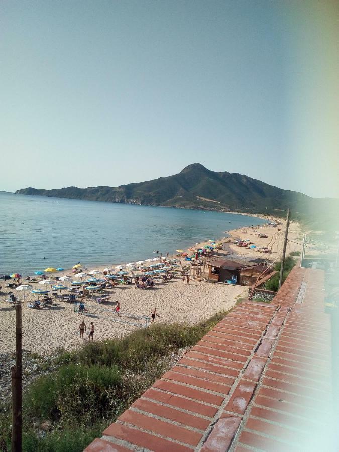 Al Mare, Al Sole, Si', Ma Nella Casa Del Minatore 부게루 외부 사진